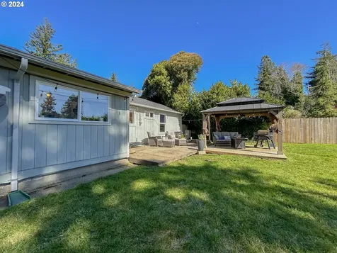 1745 Cottonwood Avenue Coos Bay OR 97420
