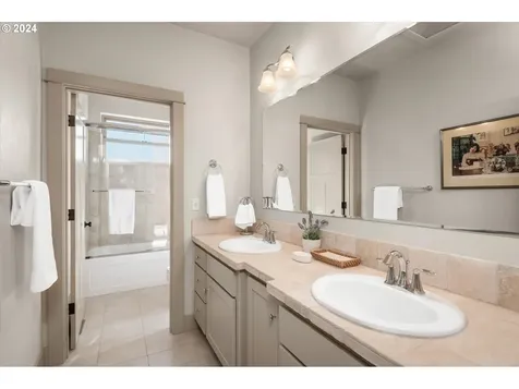 6019 Graystone Loop Springfield OR 97478