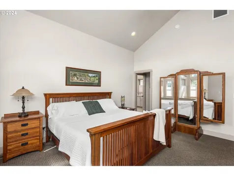 6019 Graystone Loop Springfield OR 97478