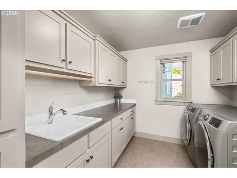 6019 Graystone Loop Springfield OR 97478