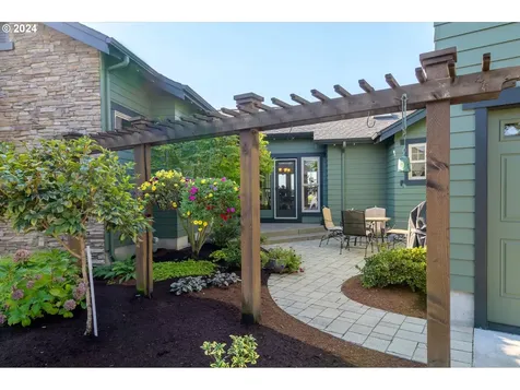 6019 Graystone Loop Springfield OR 97478