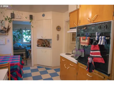 1625 Se Knapp Street Portland OR 97202
