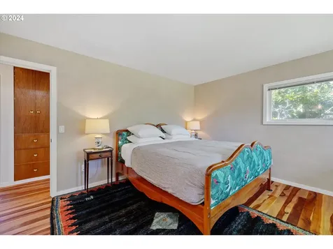 1827 Sherman Avenue Hood River OR 97031