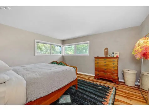 1827 Sherman Avenue Hood River OR 97031