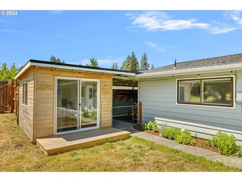 1827 Sherman Avenue Hood River OR 97031