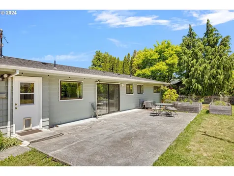1827 Sherman Avenue Hood River OR 97031