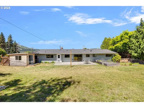 1827 Sherman Avenue Hood River OR 97031