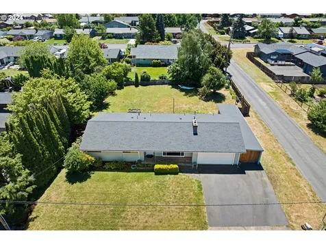 1827 Sherman Avenue Hood River OR 97031
