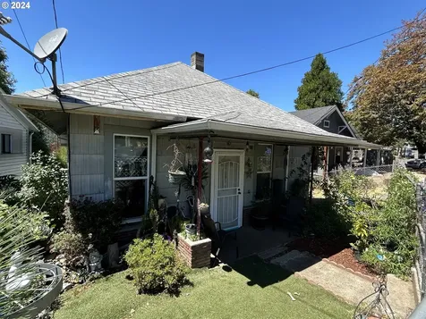 1524 SE Main Street Roseburg OR 97470