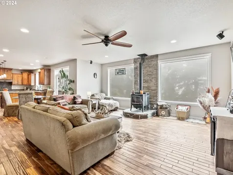 123 Black Jack Drive Kalama WA 98625