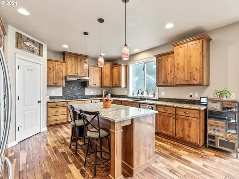 123 Black Jack Drive Kalama WA 98625