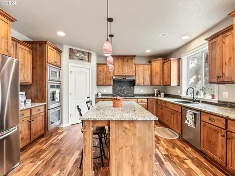 123 Black Jack Drive Kalama WA 98625