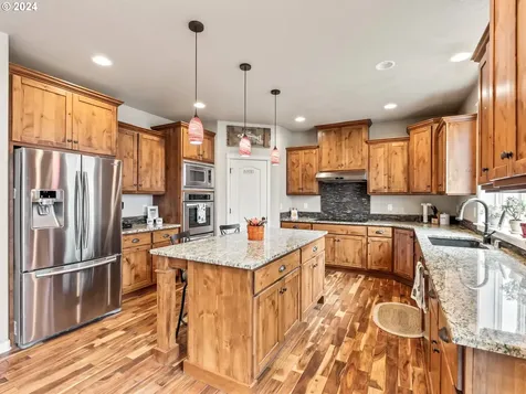 123 Black Jack Drive Kalama WA 98625