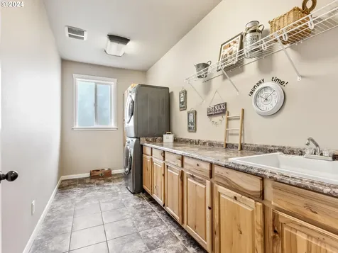 123 Black Jack Drive Kalama WA 98625