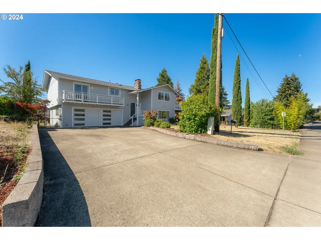 1783 NW Valley View Drive Roseburg OR 97471