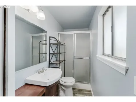 1783 NW Valley View Drive Roseburg OR 97471