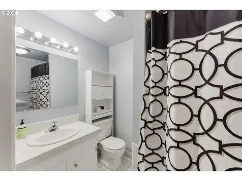 1783 NW Valley View Drive Roseburg OR 97471