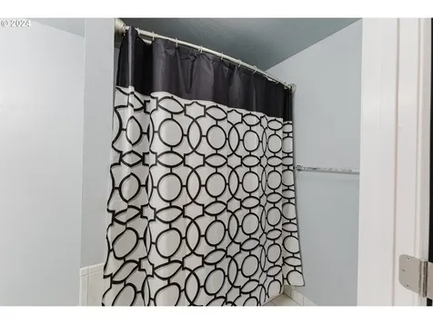 1783 NW Valley View Drive Roseburg OR 97471