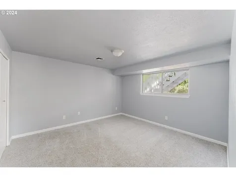 1783 NW Valley View Drive Roseburg OR 97471