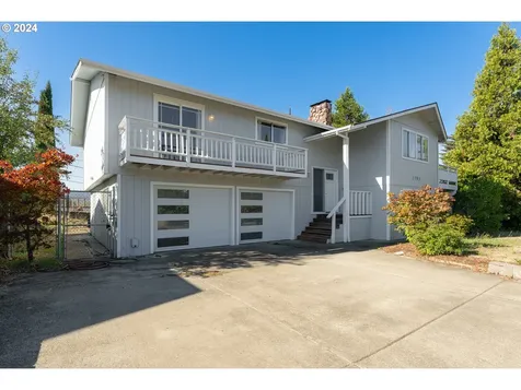 1783 NW Valley View Drive Roseburg OR 97471