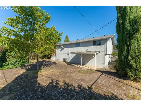 1783 NW Valley View Drive Roseburg OR 97471