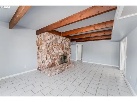 1783 NW Valley View Drive Roseburg OR 97471