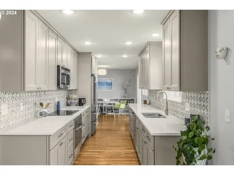 2232 Ne 137th Avenue Portland OR 97230