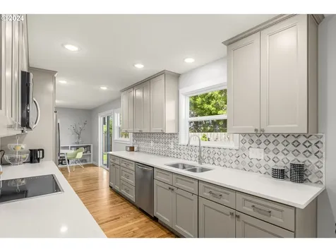 2232 Ne 137th Avenue Portland OR 97230