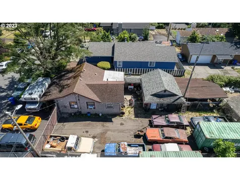8658 Se Division Street Portland OR 97266