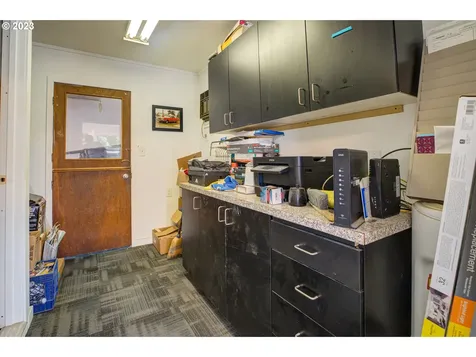 8658 Se Division Street Portland OR 97266