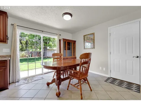 1730 S 4th Street Cottage Grove OR 97424
