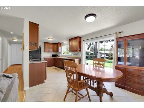 1730 S 4th Street Cottage Grove OR 97424