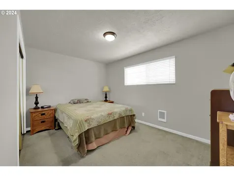 1730 S 4th Street Cottage Grove OR 97424