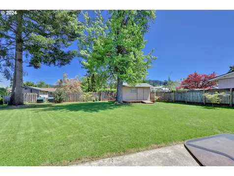 1730 S 4th Street Cottage Grove OR 97424