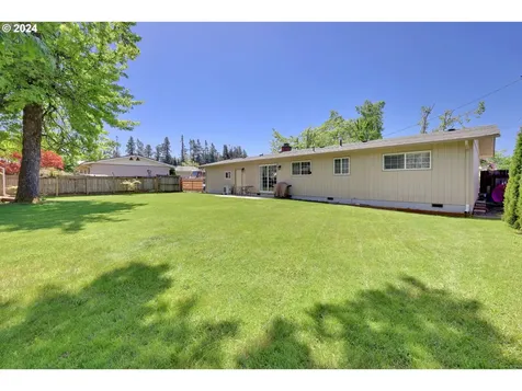 1730 S 4th Street Cottage Grove OR 97424