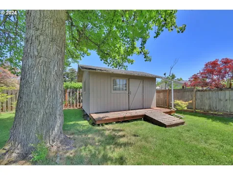 1730 S 4th Street Cottage Grove OR 97424