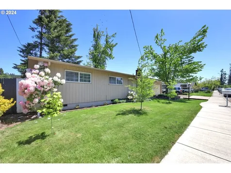 1730 S 4th Street Cottage Grove OR 97424