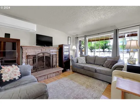 1730 S 4th Street Cottage Grove OR 97424