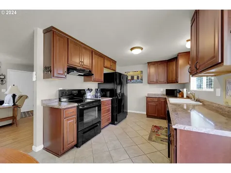 1730 S 4th Street Cottage Grove OR 97424