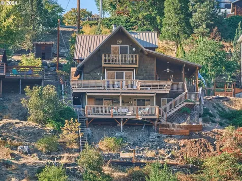 511 Elrod Avenue Maupin OR 97037