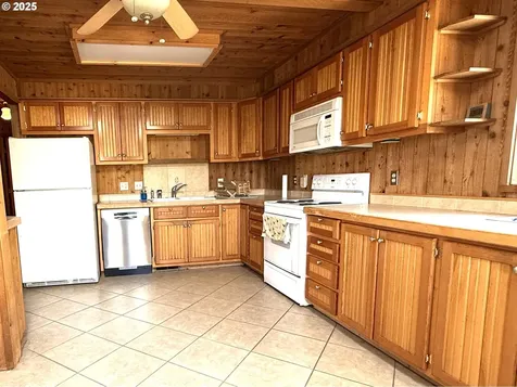 511 Elrod Avenue Maupin OR 97037