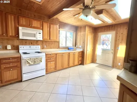 511 Elrod Avenue Maupin OR 97037