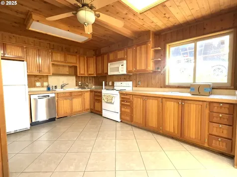 511 Elrod Avenue Maupin OR 97037