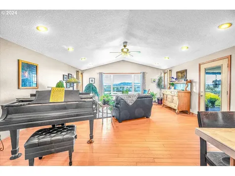 1850 8th Street Columbia City OR 97018