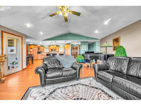 1850 8th Street Columbia City OR 97018