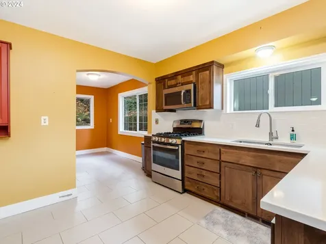 926 NE 67th Avenue Portland OR 97213