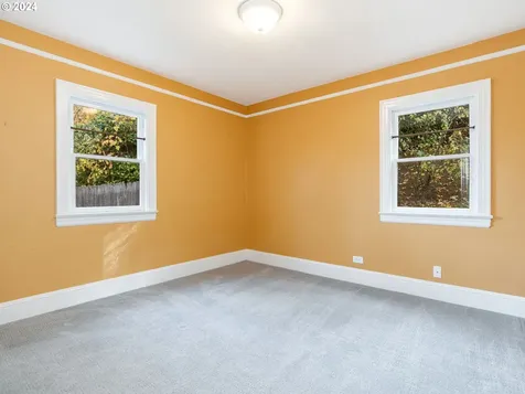 926 NE 67th Avenue Portland OR 97213