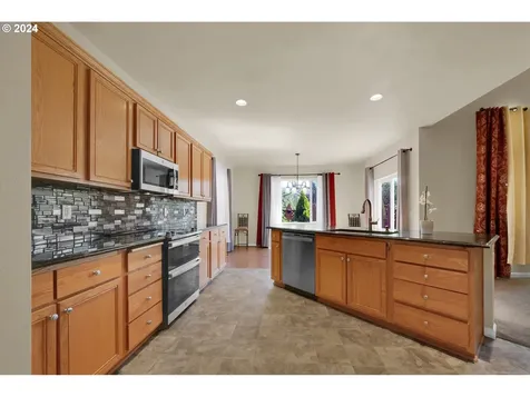 5530 King Arthur Court Eugene OR 97402