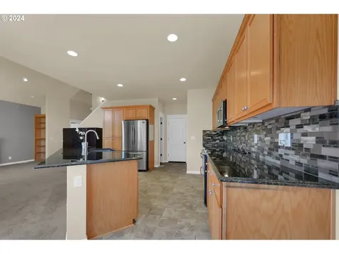5530 King Arthur Court Eugene OR 97402