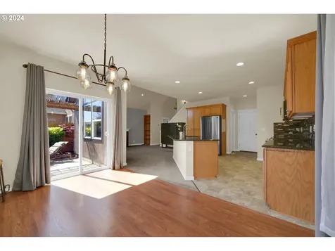 5530 King Arthur Court Eugene OR 97402